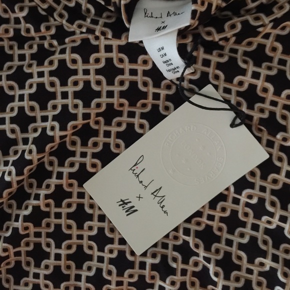 Nwt’s SOLD OUT H&M Sz M Richard Allen SKIRT & TOP - Picture 6 of 7